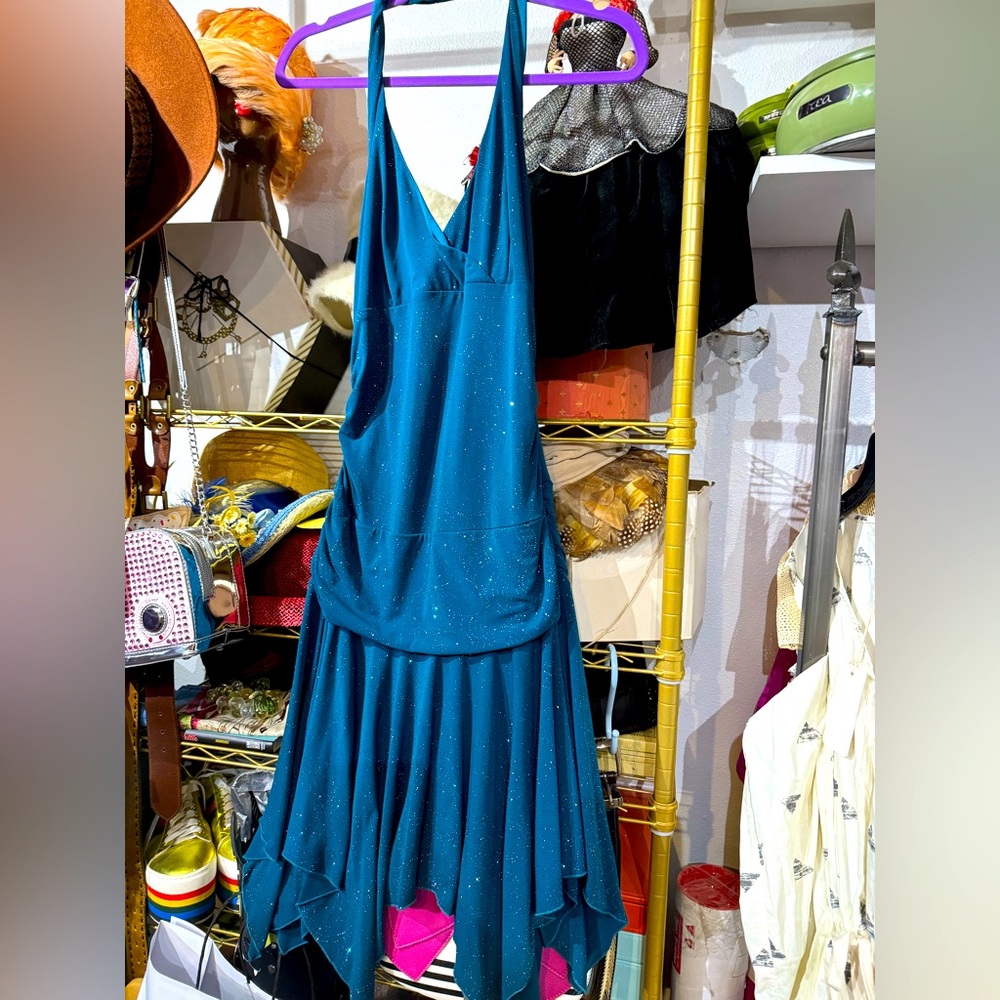 002C // beautiful sparkle teal party dress